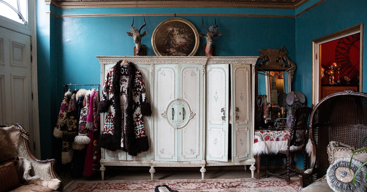 Elissa deelt haar appartement op de grachten met een opgezette pauw, een fazant en twee impala’s: ‘K