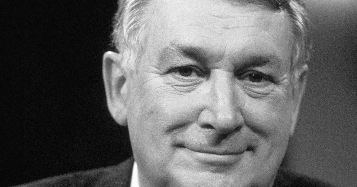 Tv-presentator Koos Postema (93) overleden: &lsquo;Een losse en ongedwongen geest&rsquo;