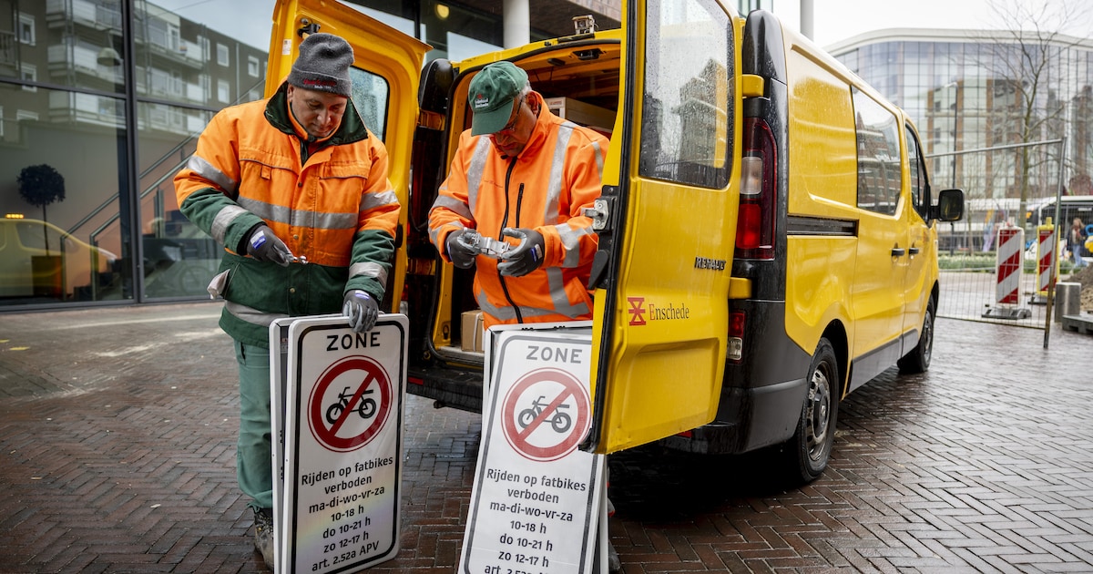 Wat kan Amsterdam leren van het Enschedese fatbikeverbod? Op pad met de wethouder: ‘Zag je ’m kijken