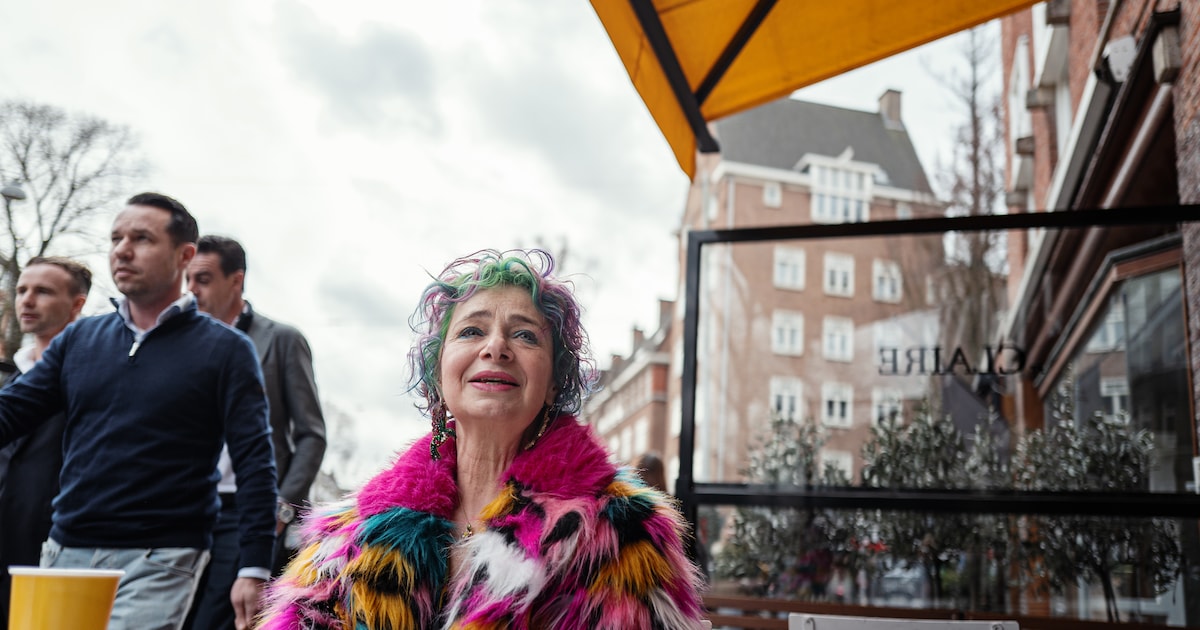 De man van Marianne (61) werkte, zij niet – na zijn overlijden moest ze hun miljoenenvilla verkopen: