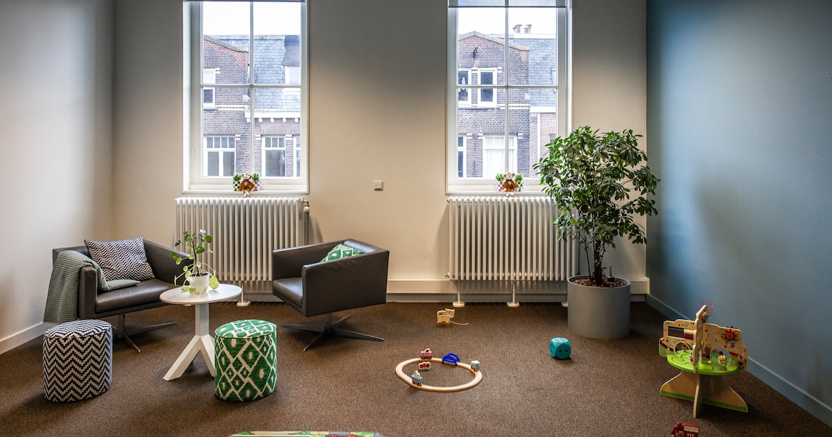 Veilig Thuis Amsterdam doet nog altijd vijf keer zo lang over de beoordeling van meldingen als wette