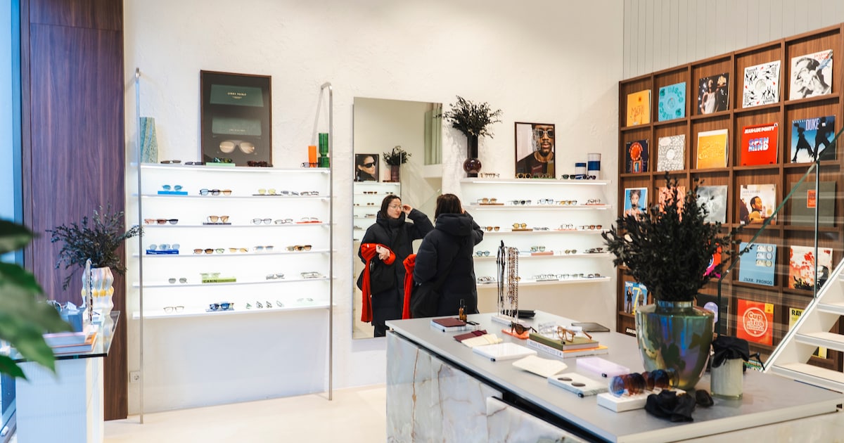 Parijse brillenmode in de Leidsestraat: eerste Jimmy Fairly geopend in Nederland