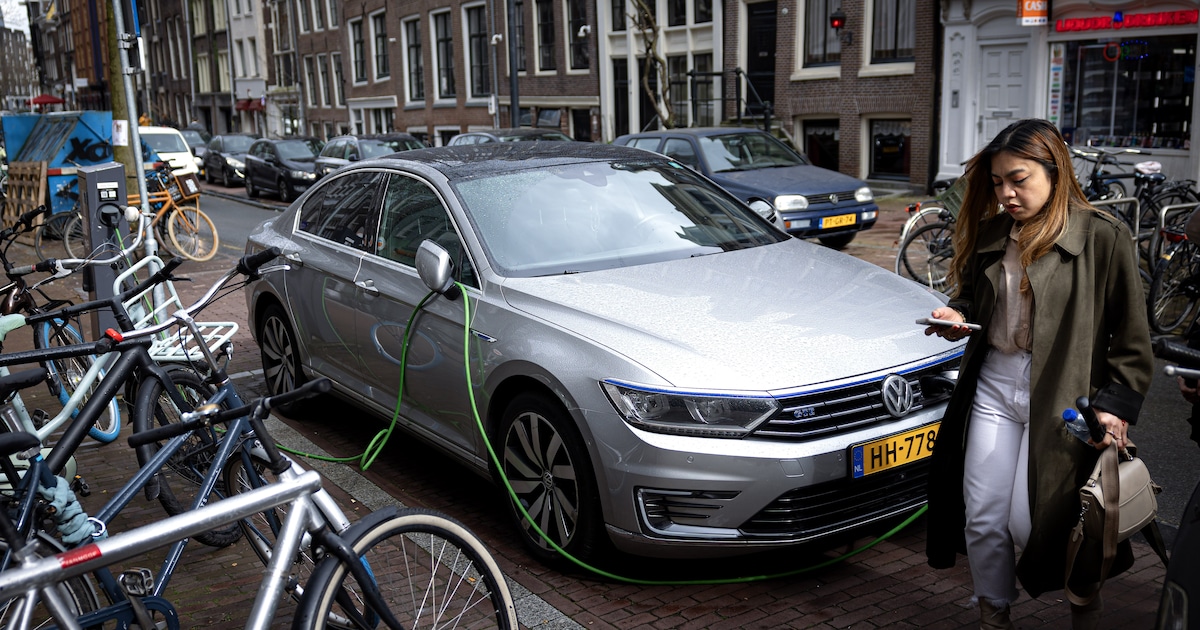 Amsterdam has the lowest number of electric cars per capita in the Netherlands