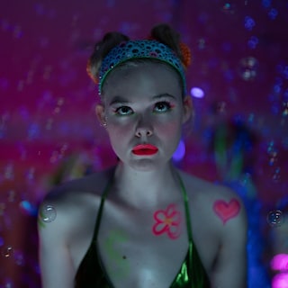 Review: Elle Fanning must pose for OnlyFans to afford baby diapers in Margo’s Got Money Troubles