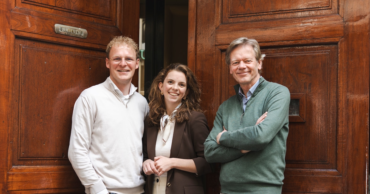 Anne-Saar (28) en Alex (29) runnen ‘sociaal hostel’ op de Wallen: ‘Het is dus niet van: hier is je s