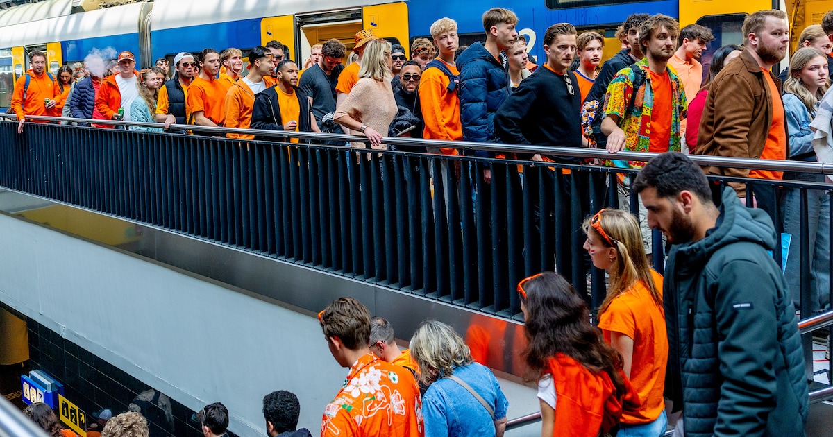 Hoe kom je van A naar B op Koningsdag in Amsterdam?