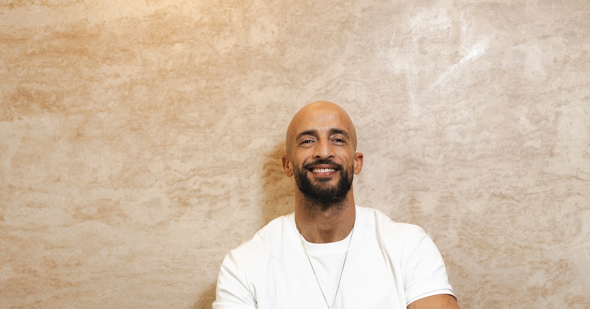 Volgens acteur Walid Benmbarek moet iedere Amsterdammer deze 5 dingen hebben gedaan: ‘We hebben het 