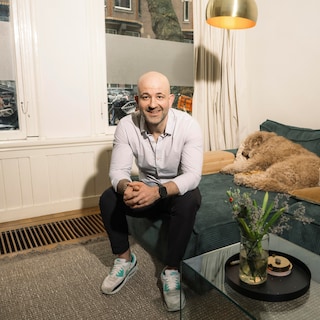 Parker Woodroof (41) moved from the US to Amsterdam: ‘We know we have stepped into a housing crisis and try to live modestly here’