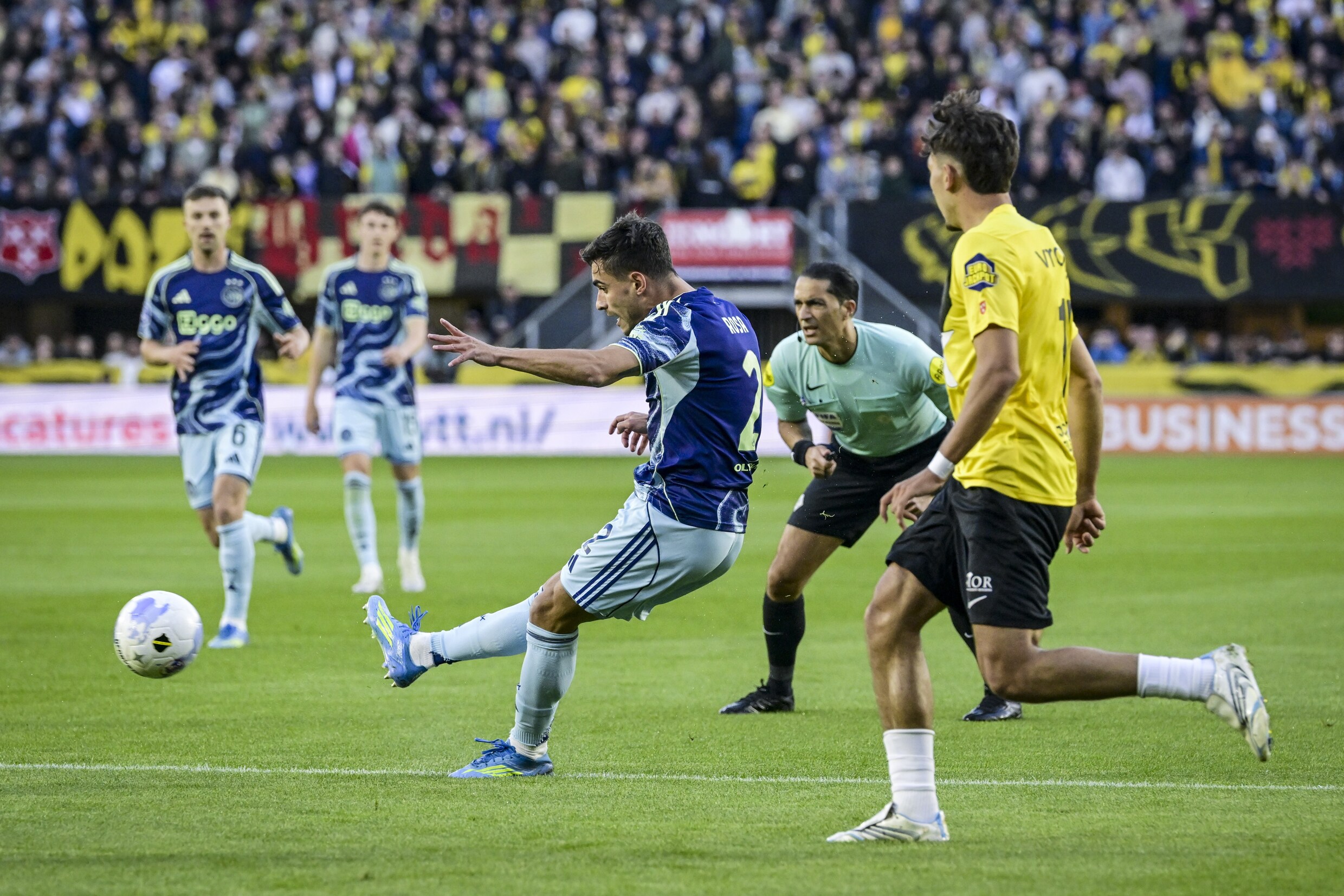 Lucas Rosa over zijn weg naar Ajax: ‘Ik zei: ik wil niet weg, geef me ...