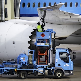 Airfare prices surge due to fuel crisis; KLM and Air France seek 660 million from travelers