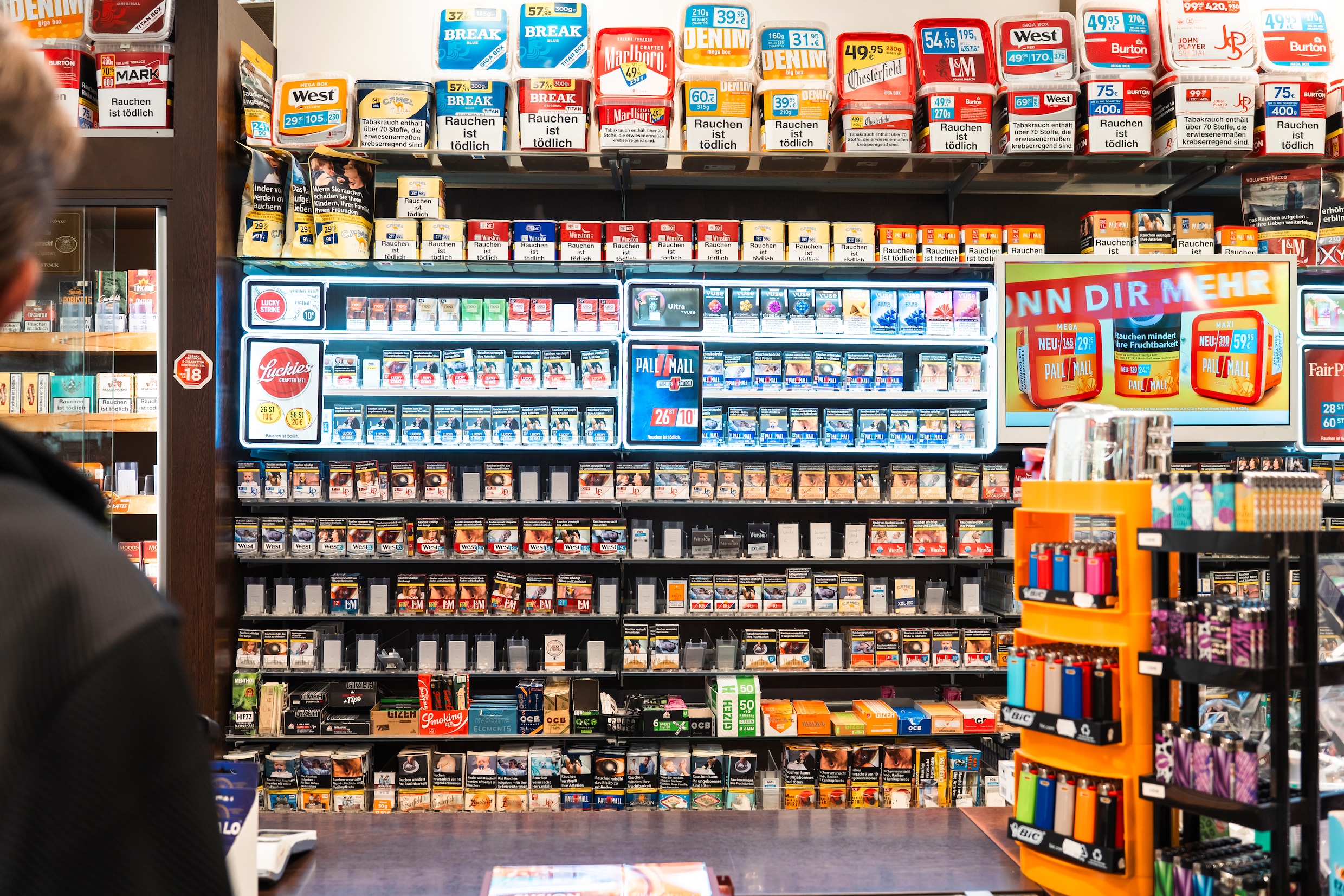 amsterdam cigarette prices duty free Variety of Rolling Tobacco at 2 Shops in Doha and Istanbul Today : r/RYO Peter Stokkebye Amsterdam Shag 