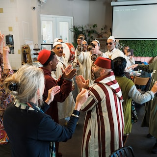 Amsterdam residents and judges share Freedom Meal in Nieuw-West: ‘We want residents to know we are here for you’