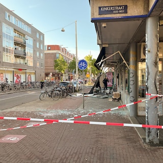 Major damage to shop after ATM bombing on Jan Pieter Heijestraat