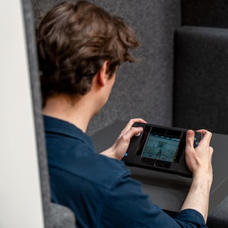 Spelcomputer die oplaadt door jouw bewegingen: kan gamen straks zonder batterijen?