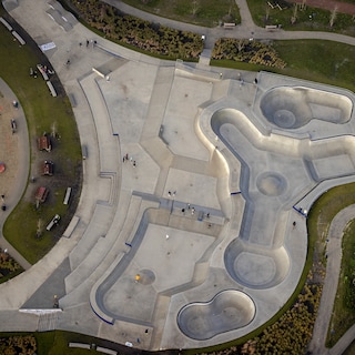 Ollie, goofy, slide & grind: five ultimate skate spots in Amsterdam