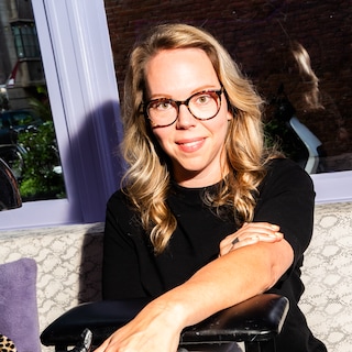 Designer Joyce (41) earns 2,600 euros a month: ‘I used to have my eyebrows done every five weeks, now I pluck them myself’
