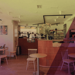 Bo’s started in Mallorca, now the coffee shop with a nice terrace is also near the Kinkerbrug