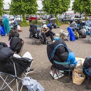 Dozens of Harry Styles fans already queuing for Saturday night: ‘Chatting with people from all over the world’