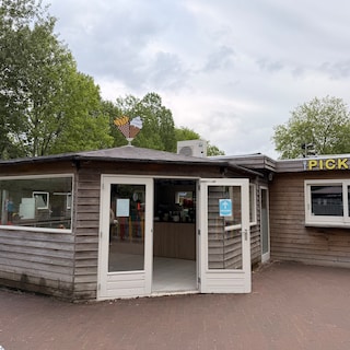 The cheese on the loaded fries at the Amstelpark Playground snack bar is real cheese!