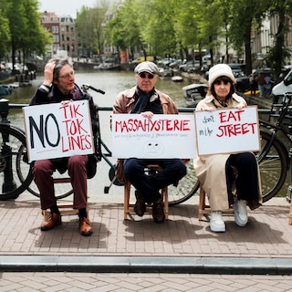Neighborhood action against queues in Nine Streets: ‘We’re stuck with the nuisance, business owners are raking it in’