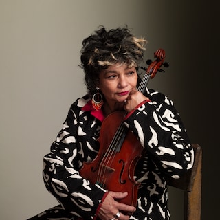 Koos Breukel photographs violist Esther Apituley