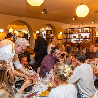 Bouillon d’Amsterdam is a quintessentially Amsterdam take on a Parisian restaurant classic (8)