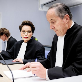 Knoops lawyer couple reprimanded for excessive billing