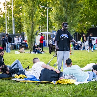 Lucht voor Ter Apel: zestig mannen toegelaten en Groningen biedt nachtopvang aan