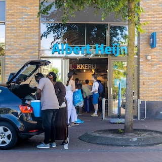 Zeeburgereiland desperate for larger supermarket, but must wait longer