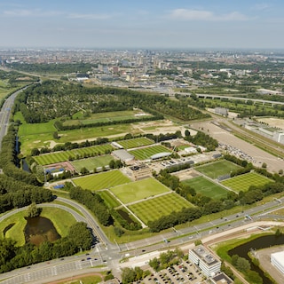 These are the three possible names for the neighborhood between Ouderkerk aan de Amstel and Duivendrecht