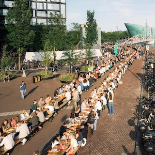 Asylum seekers and Dutch citizens dine at 600-meter table: ‘Especially now, it’s important to make a different voice heard’