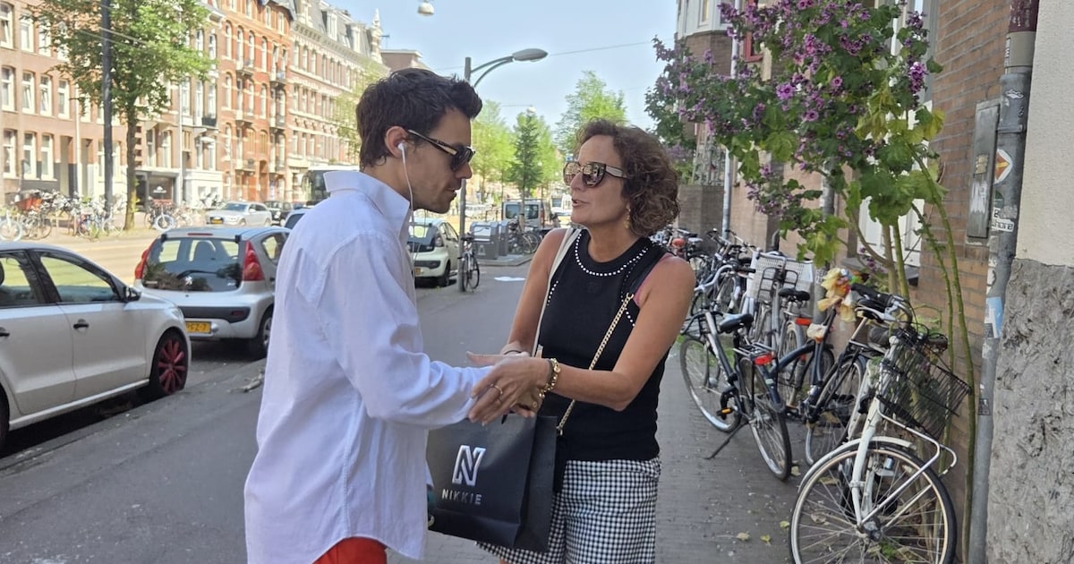 Ingeborg (52) en dochter Isis (18) reisden drie dagen vanuit Sliedrecht naar het Vondelpark voor Har