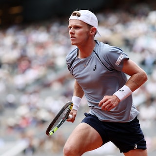 Jesper de Jong weert zich kranig, maar delft op Roland Garros onderspit tegen titelfavoriet Alexander Zverev