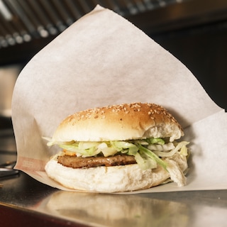‘De Grillburger was lauw, het broodje oud, de sla doorweekt 
