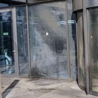 Boy (16) arrested for planning explosion at Zuidas office