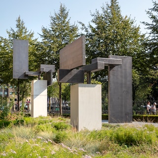 Sculptor Carel Visser saw structures in bird skeletons, river deltas and insects – now his sculptures are in the Rijksmuseum gardens