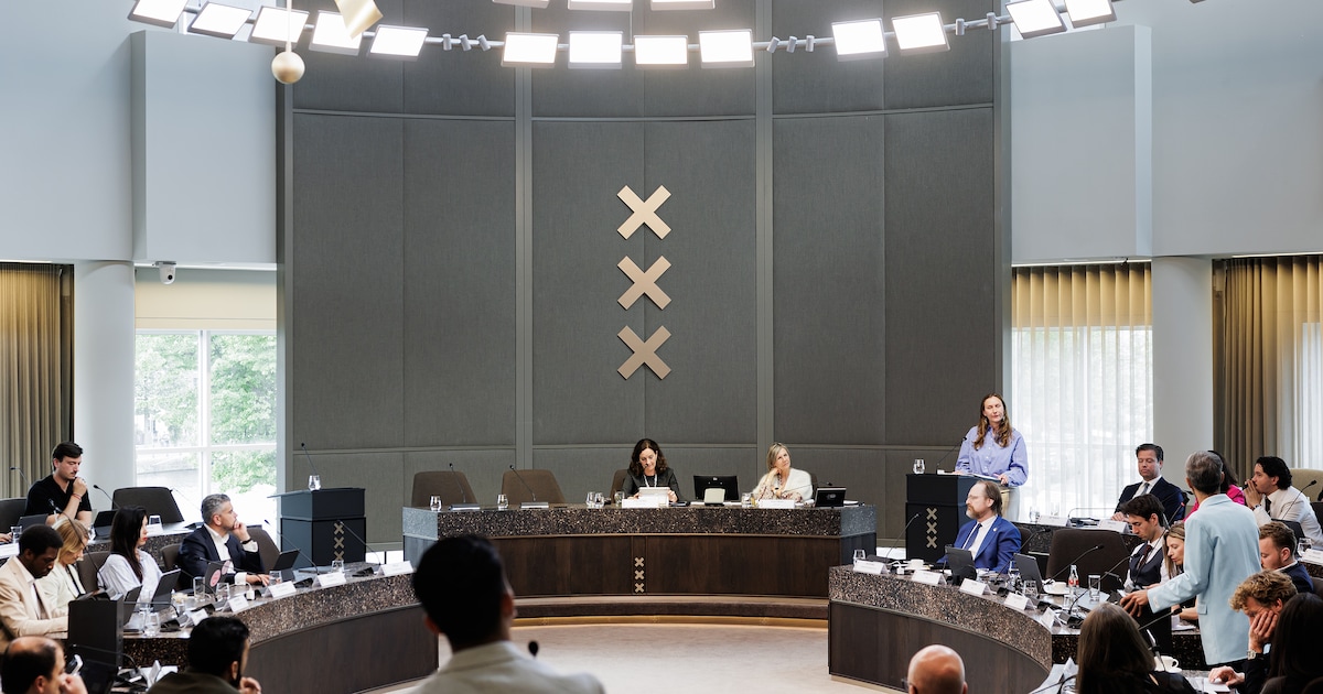 Live: Amsterdamse gemeenteraad debatteert over het coalitieakkoord van PRO en D66