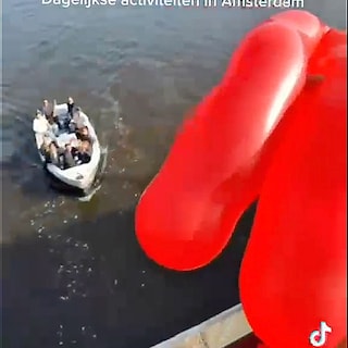 Schippers van Amsterdamse rondvaartboten worden wekelijks be
