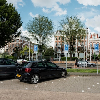 Linnaeusstraat area opposes drug bus: 'Soon this will be the Zeedijk of the eighties'