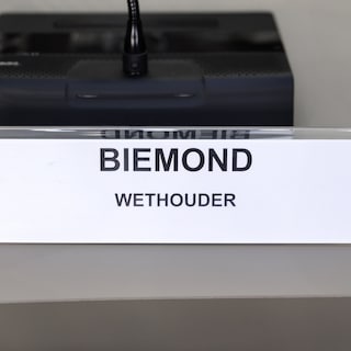 Alderman Hendrik Jan Biemond (Finance) presents €6.9 million bill for Afis just before debate