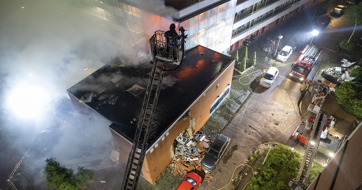 Dit weten we over zware explosie en brand bij sportschool onder flat in Osdorp