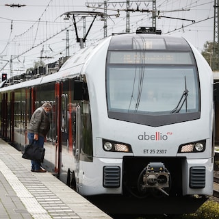 NS plans six daily trains between Amsterdam and Germany's Rhine-Ruhr region