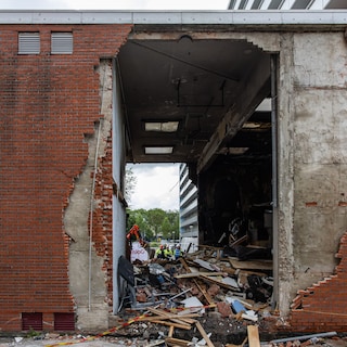 Suspects held for Osdorp explosion are injured Naoufal T. (24) and Yassine B. (25)