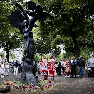 Traffic on Surinameplein halted for two minutes during July 1st slavery commemoration after all