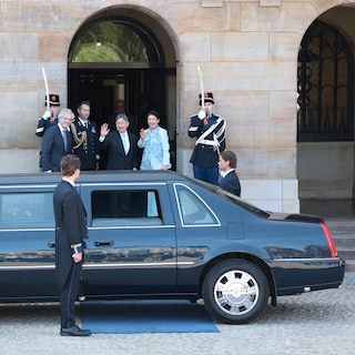 Dam Square closed and gun salutes at Navy Yard for Japanese Emperor's state visit to Amsterdam