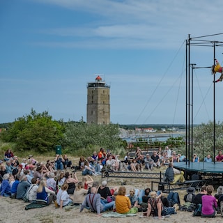 Acrobats with dreams for the future and dancers from an alien world: tips for the final weekend of Oerol theater festival