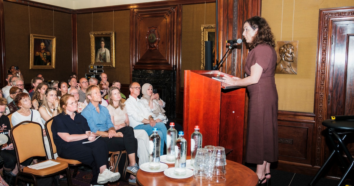 Burgemeester Halsema trots op opening van ‘eerste openbaarheidscentrum ter wereld’