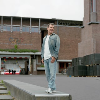 ‘How wonderful if I could live here one day,’ singer Jeroen van der Boom once thought of Amsterdam-Zuid: ‘Now they call me the mayor of Apollolaan’