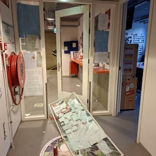 ASVA student union office vandalized: windows smashed and wall urinated on
