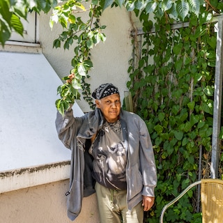 Outdoorsy Juanita (62) misses her backyard dearly but needs help making it accessible again